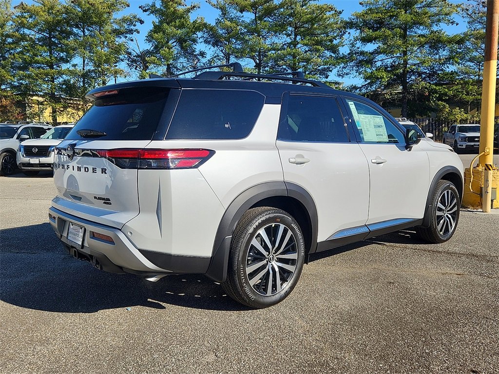 New 2025 Nissan Pathfinder Platinum image 4