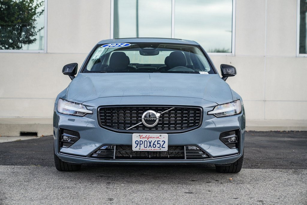 Used 2024 Volvo S60 B5 Core image 2