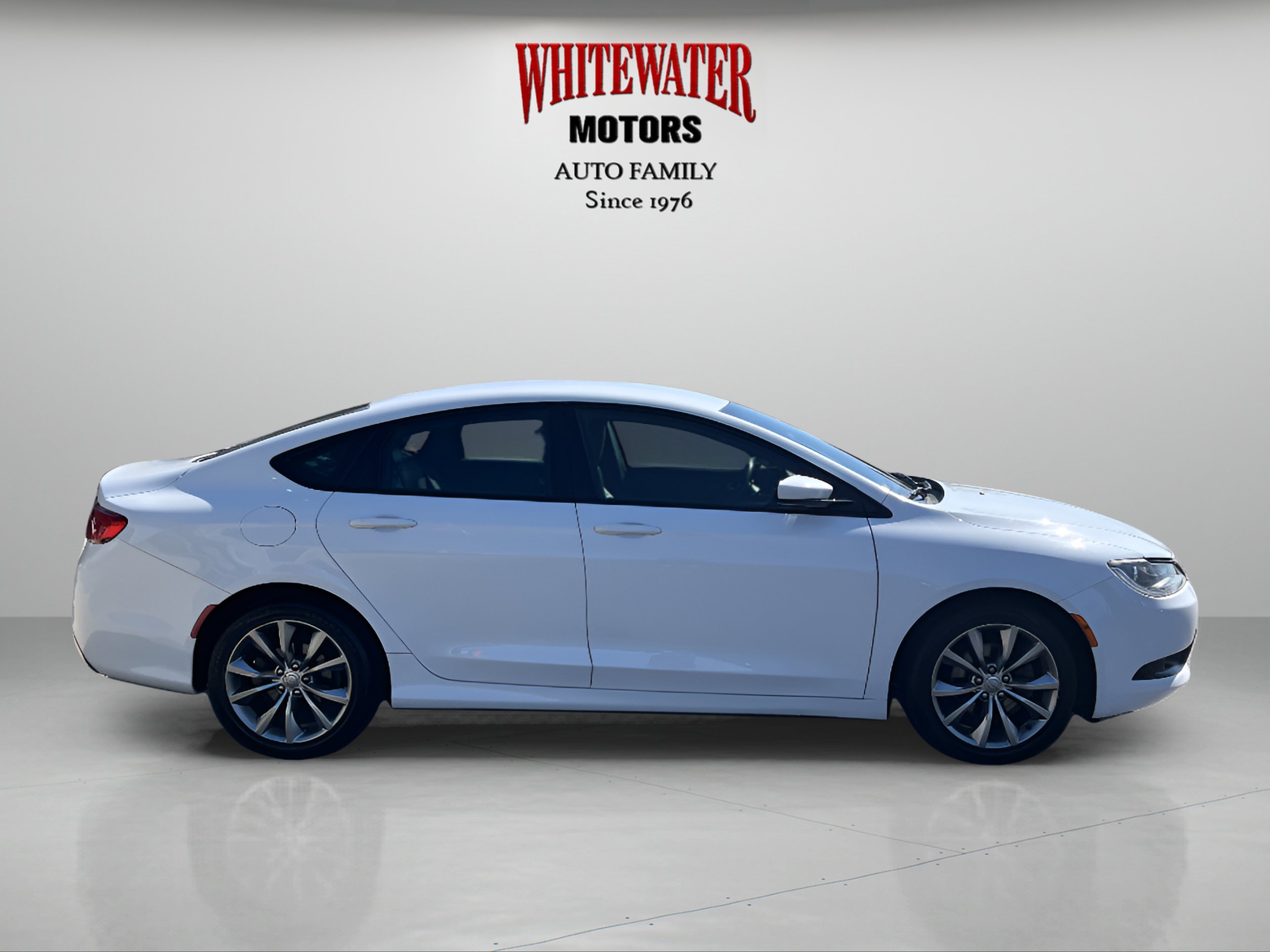 Used 2016 Chrysler 200 S w/ Comfort Group image 6