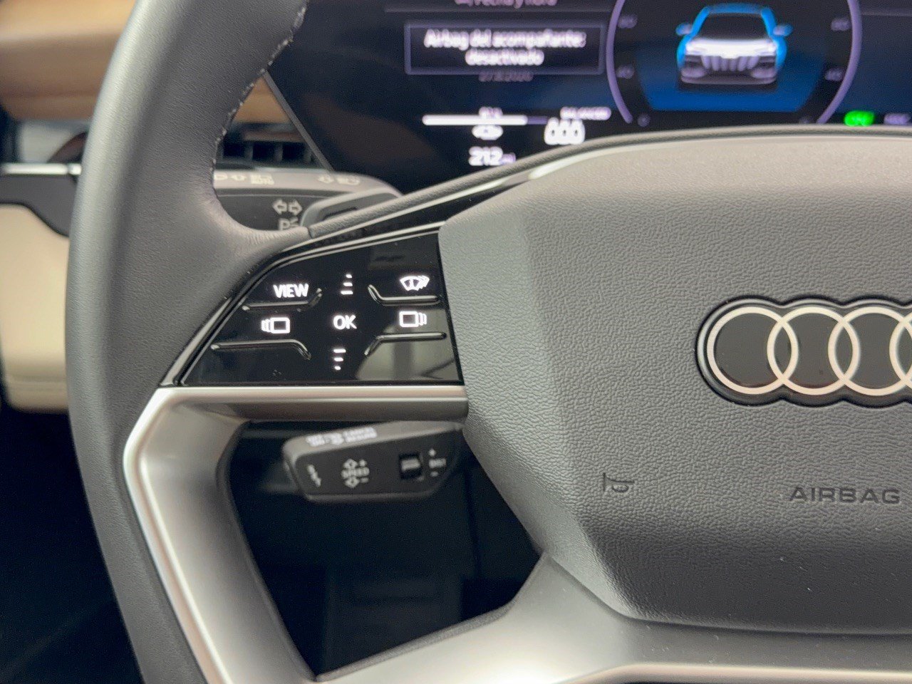 Used 2025 Audi Q6 e-tron Premium Plus w/ Premium Plus AWD/4WD image 18
