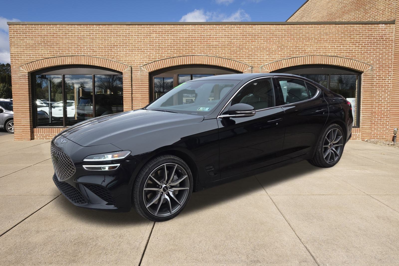 Used 2025 Genesis G70 2.5T image 8