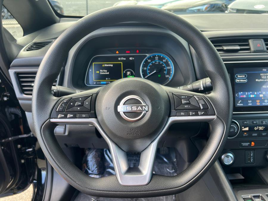 Used 2025 Nissan Leaf S image 12