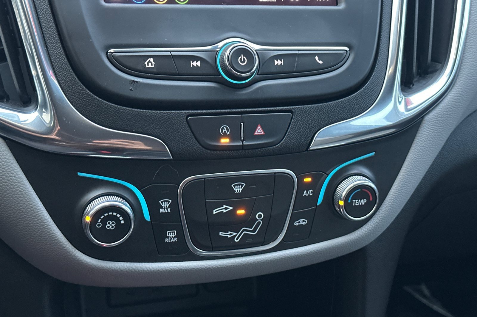 Used 2024 Chevrolet Equinox LS w/ LS Convenience Package image 27