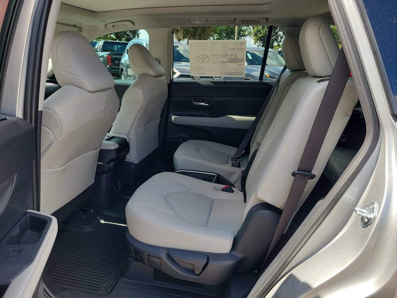 New 2026 Toyota Grand Highlander XLE FWD image 12