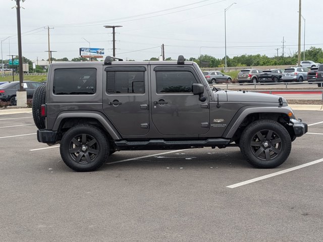 Used 2014 Jeep Wrangler Unlimited Sahara w/ Max Tow Package AWD/4WD image 4