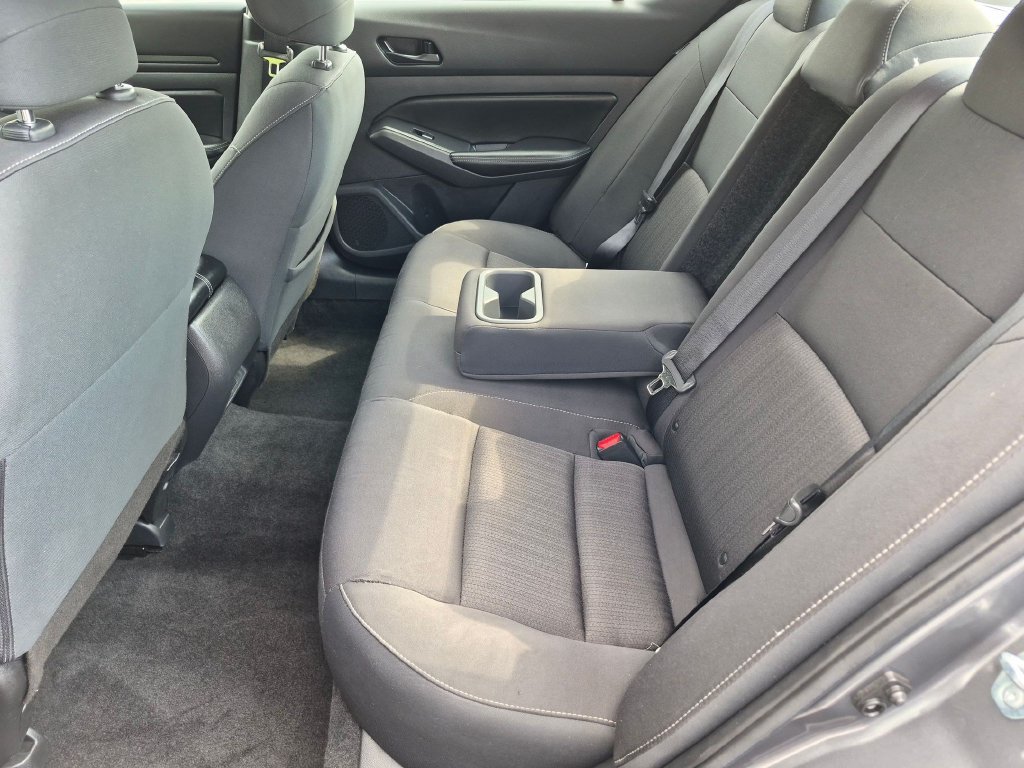 Used 2025 Nissan Altima 2.5 SV FWD image 19