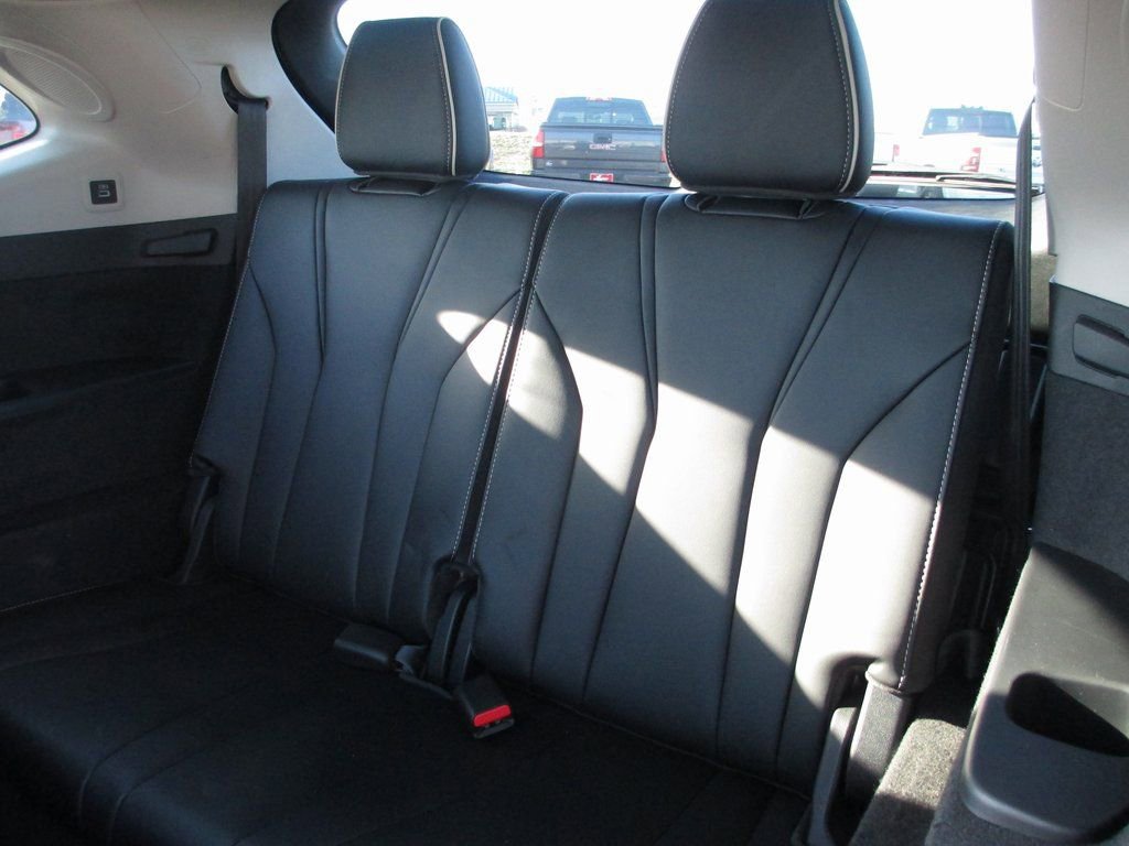 Used 2025 Acura MDX w/ Advance Package image 19
