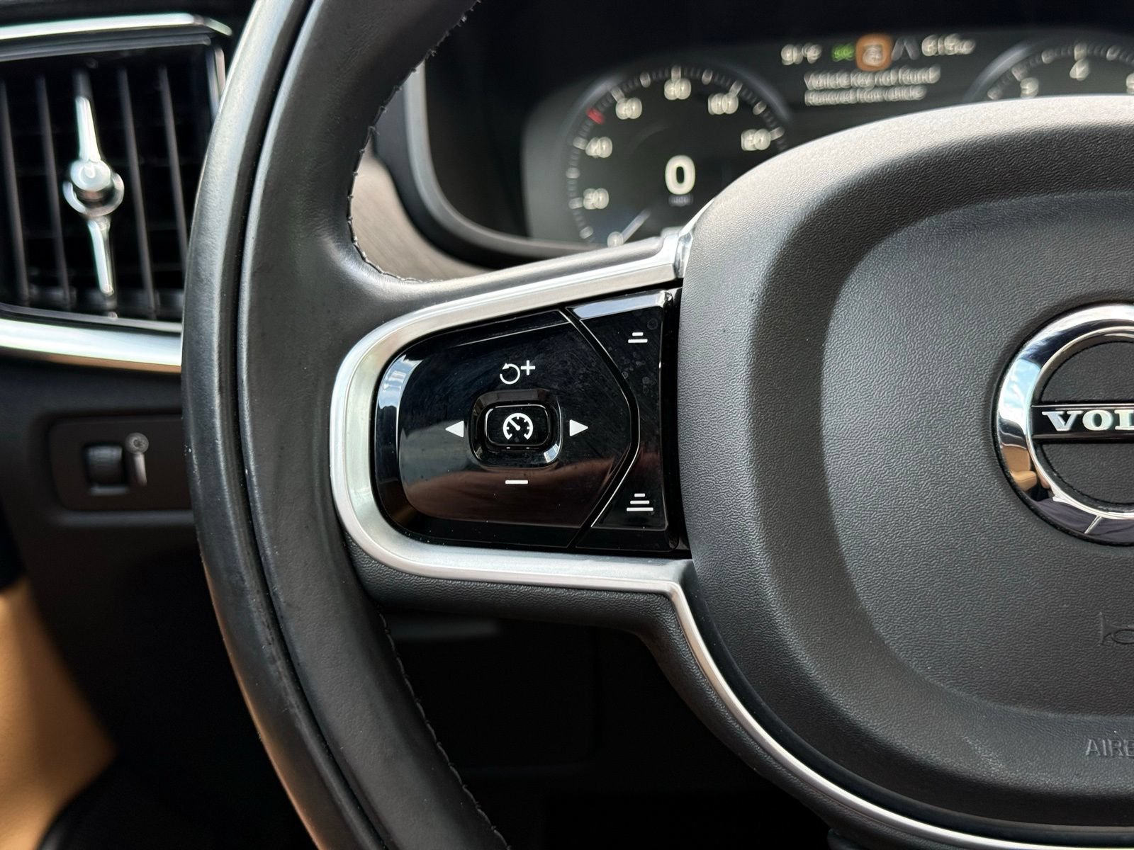 Used 2018 Volvo V90 T5 Cross Country w/ Convenience Package AWD/4WD image 39