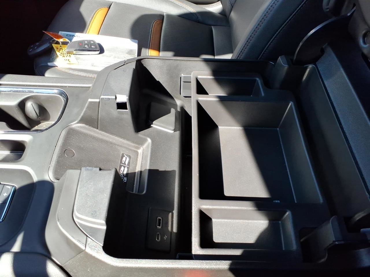 Used 2025 GMC Sierra 2500 AT4 w/ AT4 Premium Plus Package image 19