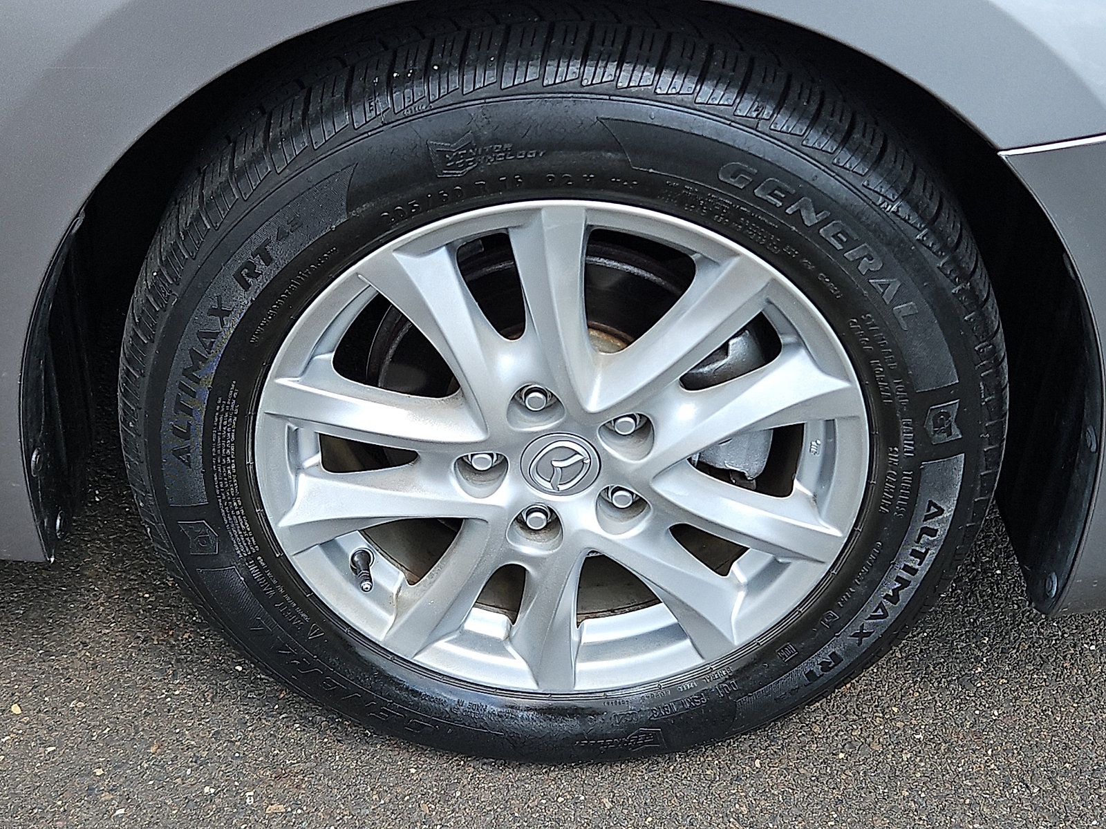 Used 2016 MAZDA MAZDA3 i Sport w/ Preferred Equipment Package FWD image 9