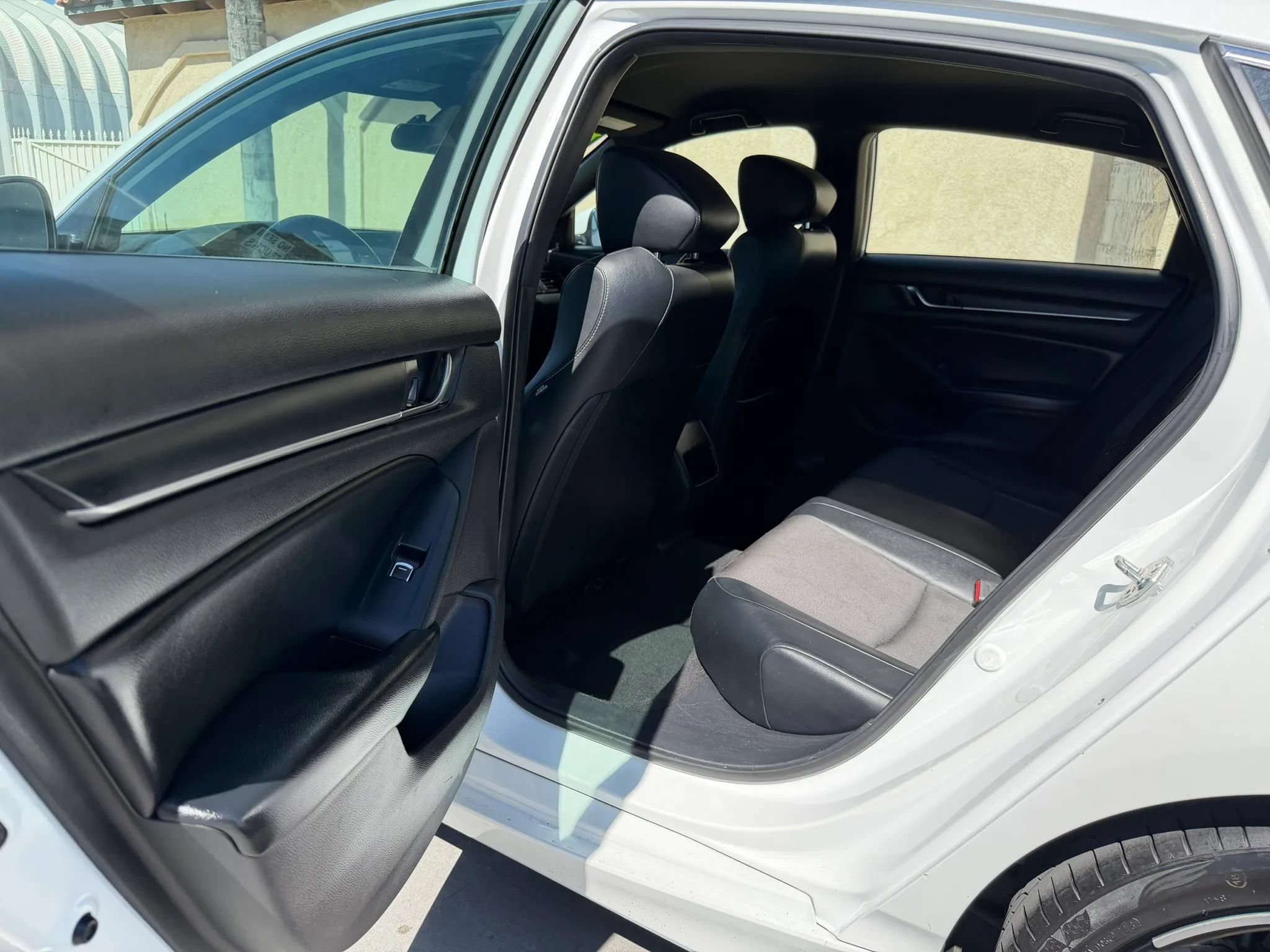 Used 2018 Honda Accord Sport image 12