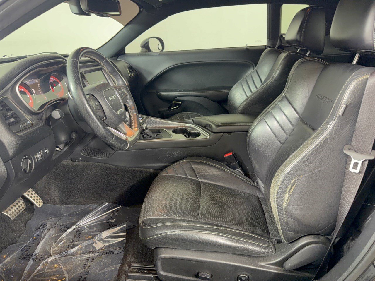 Used 2015 Dodge Challenger SRT Hellcat RWD image 5