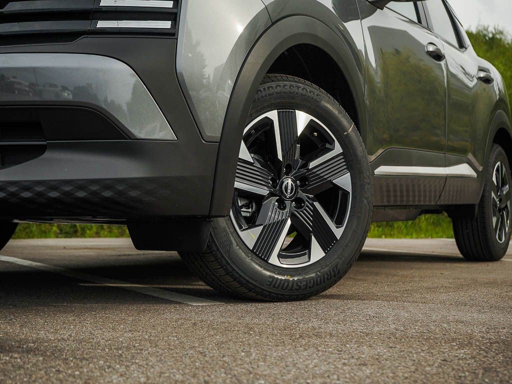 New 2026 Nissan Kicks SV AWD/4WD image 6