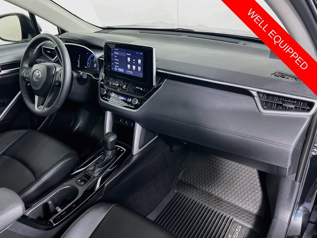 Used 2023 Toyota Corolla Cross XLE w/ Convenience Package FWD image 29