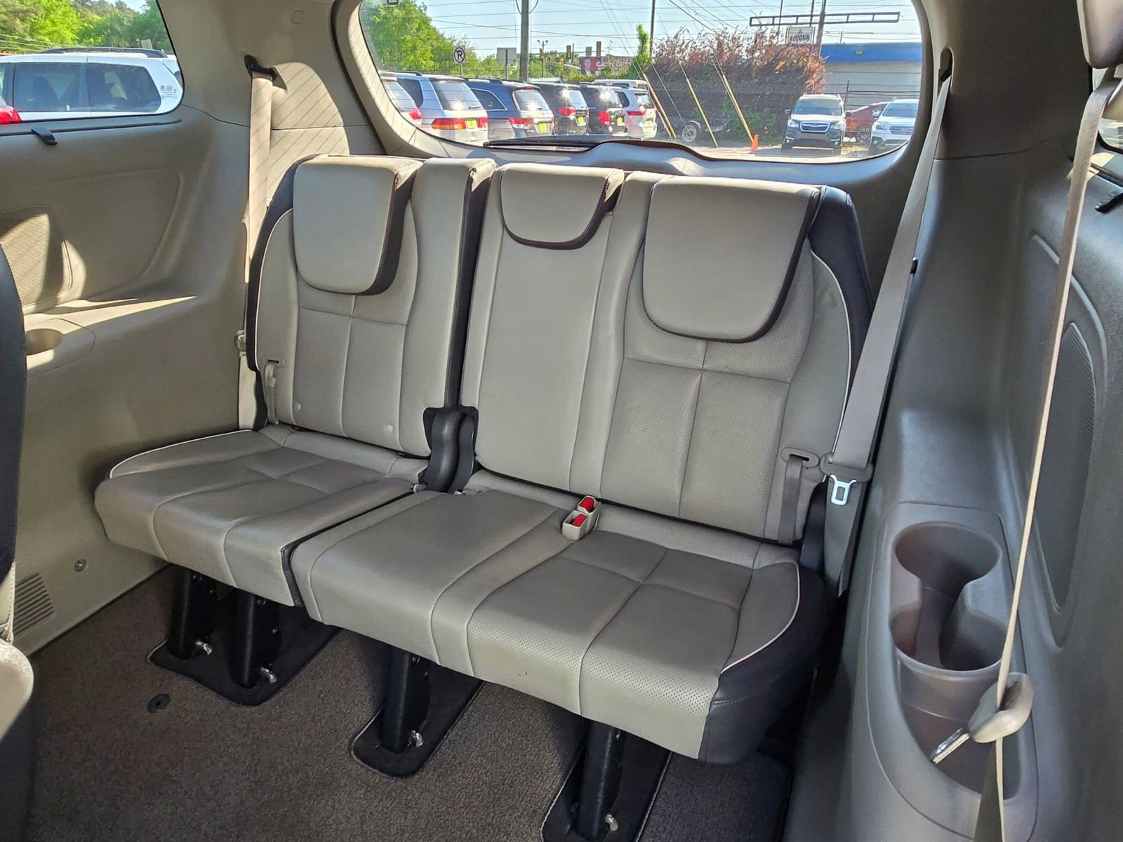 Used 2017 Kia Sedona LX w/ LX Essentials Premium Package image 10