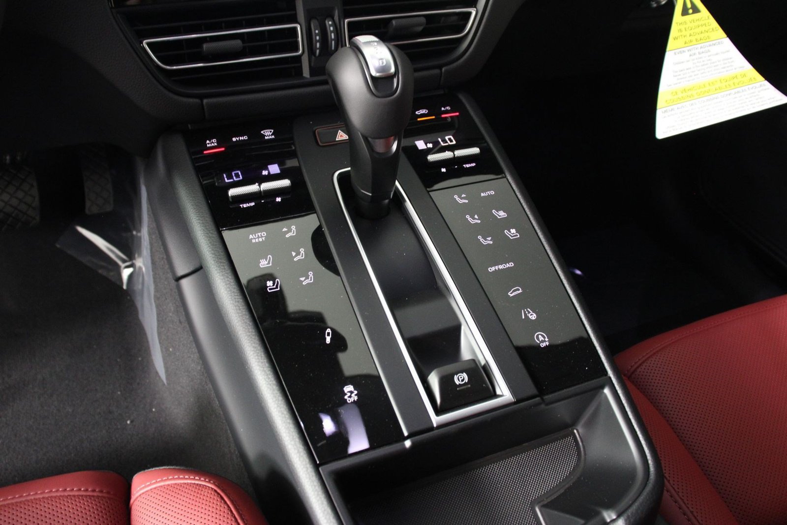 New 2026 Porsche Macan Turbo AWD/4WD image 14