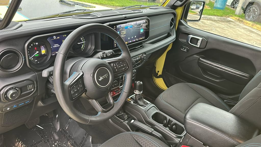 Used 2024 Jeep Wrangler Unlimited Rubicon 4xe image 13