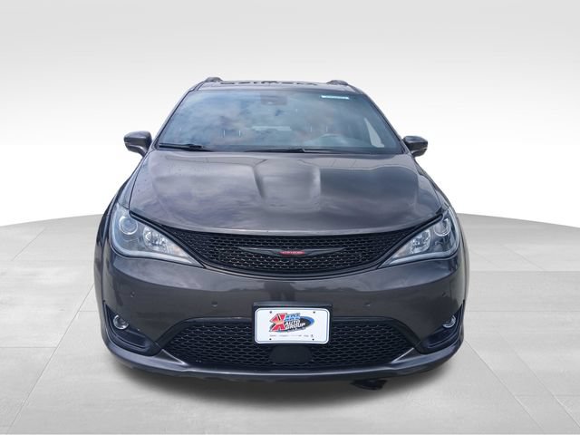 Used 2020 Chrysler Pacifica Limited w/ Quick Oder Package 2EV RED-S FWD image 8