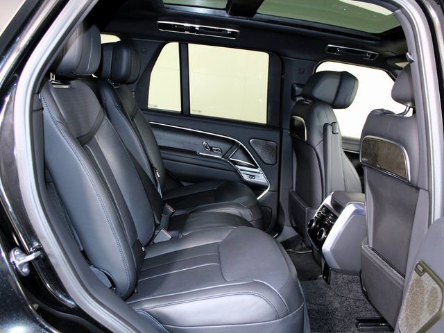 Used 2025 Land Rover Range Rover Autobiography AWD/4WD image 27