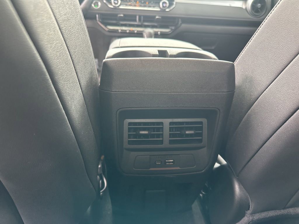 Used 2024 Chevrolet Colorado LT w/ LT Convenience Package III image 31