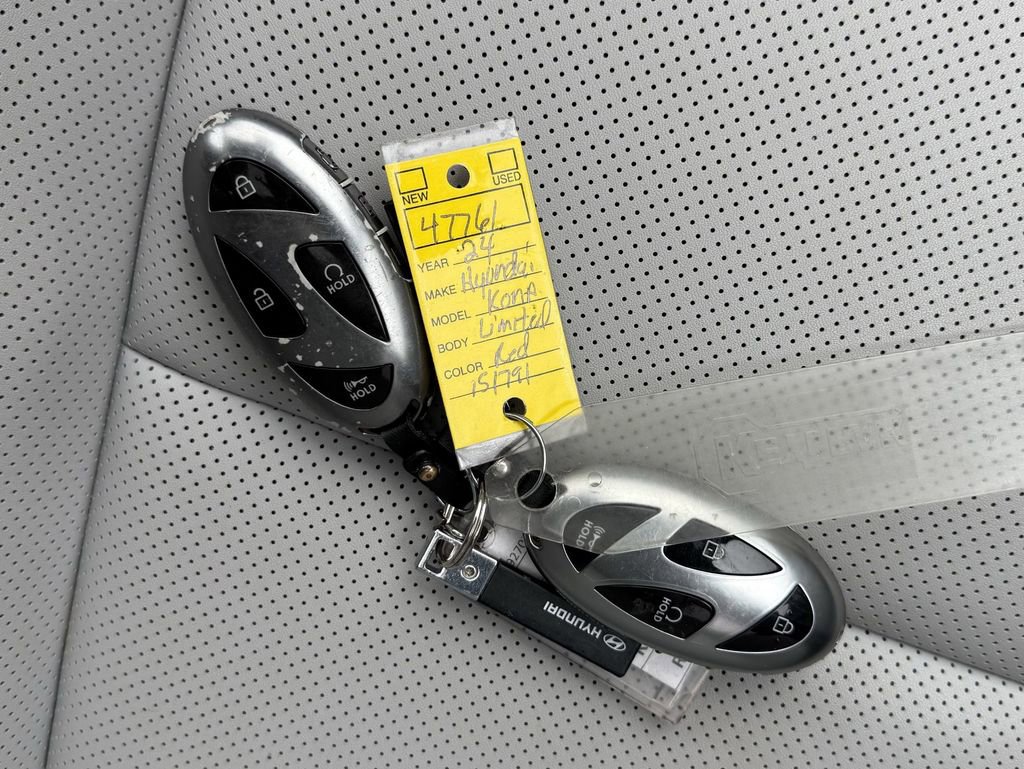 Used 2024 Hyundai Kona Limited image 33