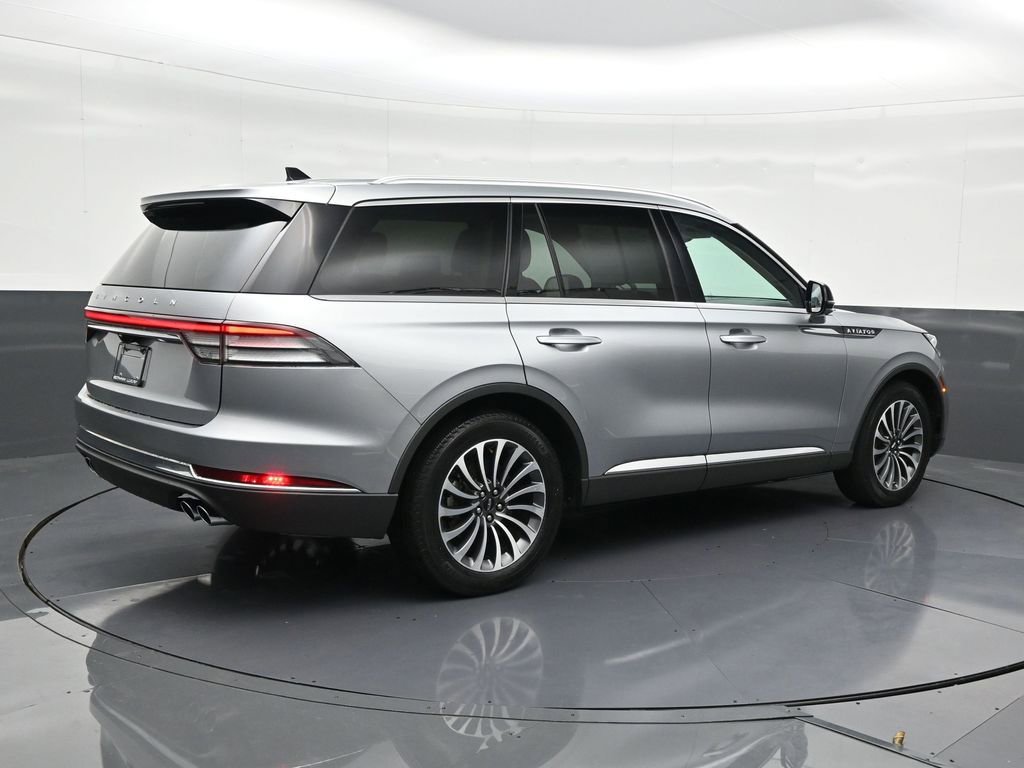 Used 2023 Lincoln Aviator Reserve image 5
