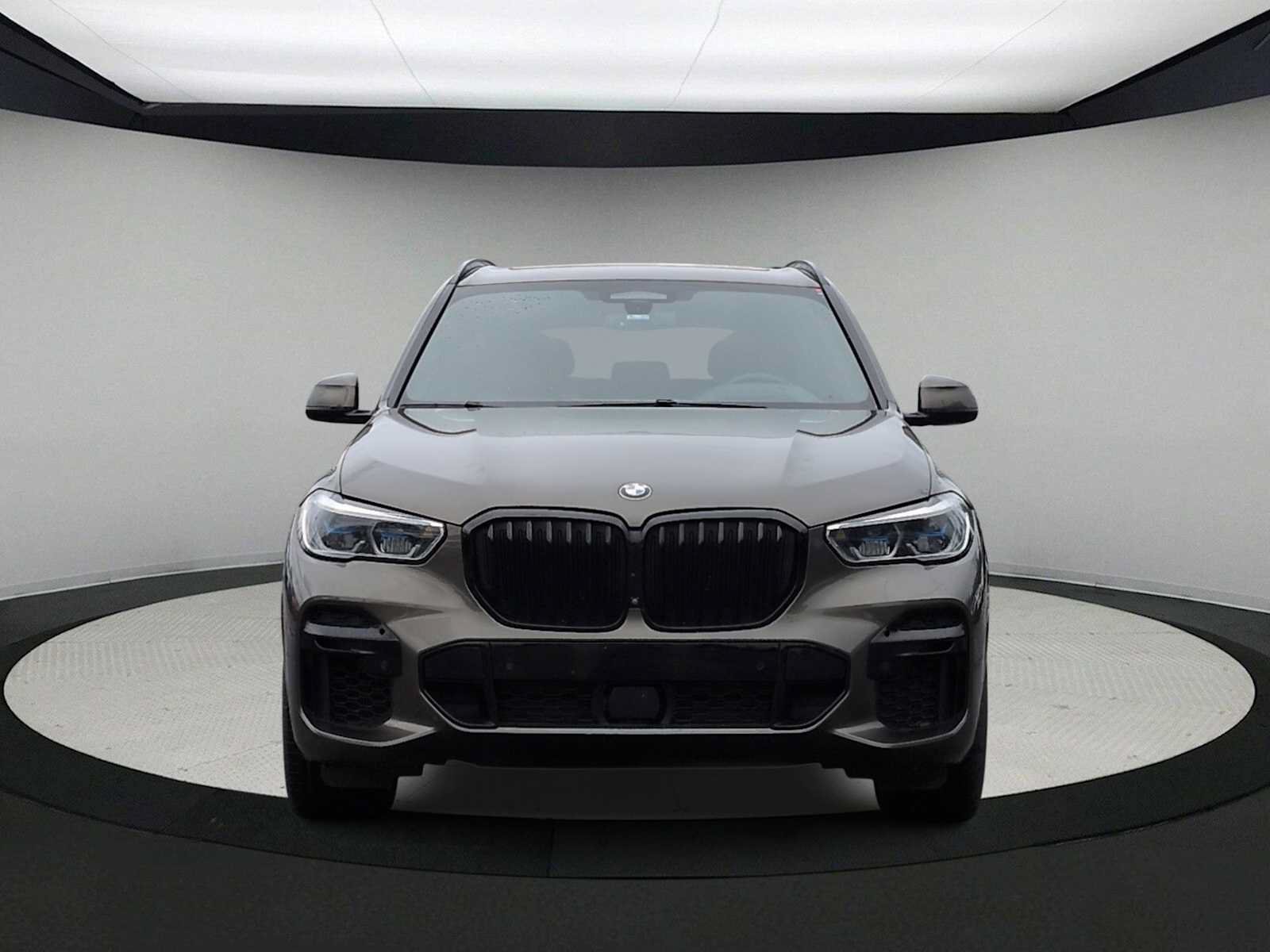 Used 2022 BMW X5 xDrive40i w/ M Sport Package AWD/4WD image 3