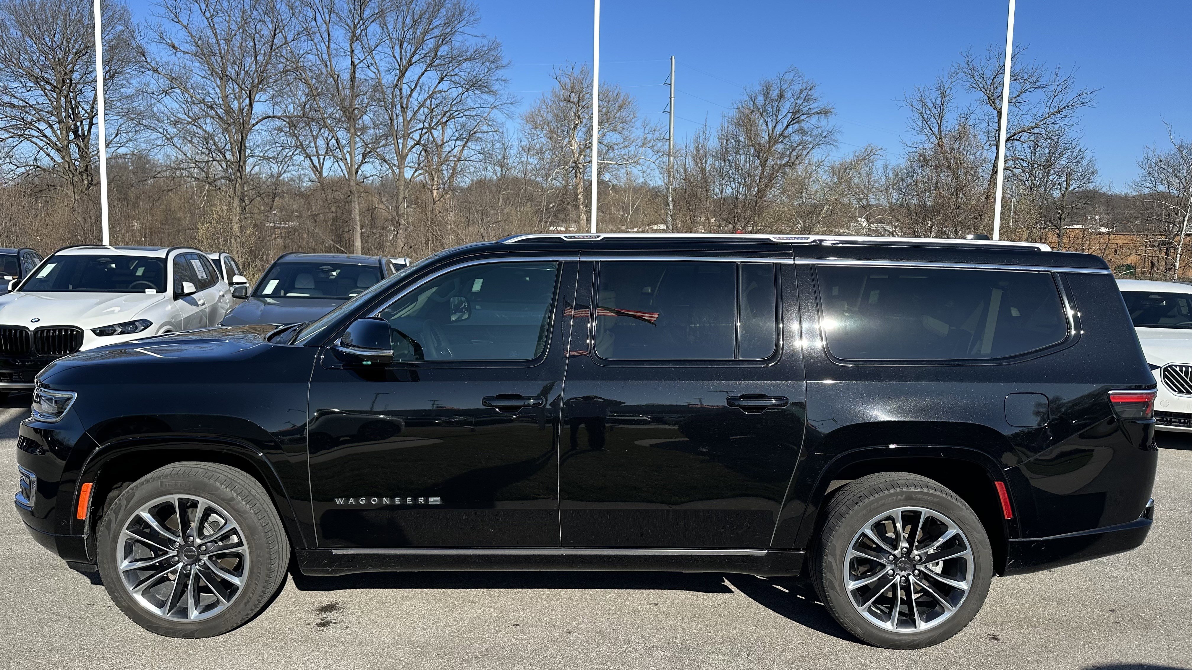 Used 2024 Jeep Wagoneer L Series III w/ Premium Group I image 7