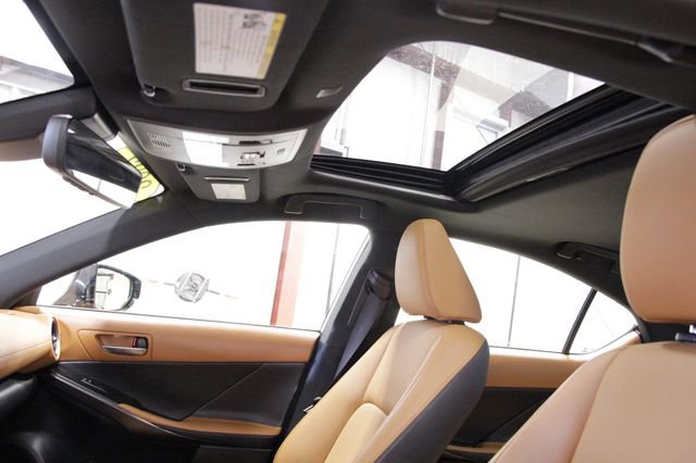 Used 2022 Lexus IS 300 AWD w/ Premium Package image 34