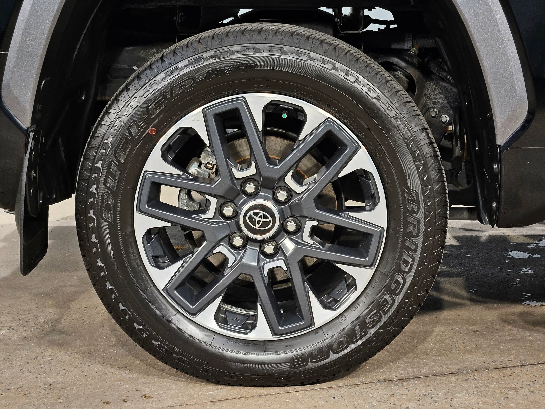 Used 2023 Toyota Tundra Limited w/ Power Package image 17