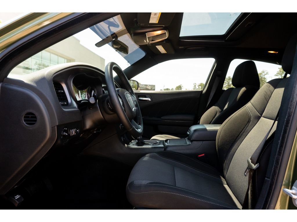 Used 2022 Dodge Charger SXT w/ Blacktop Package RWD image 12