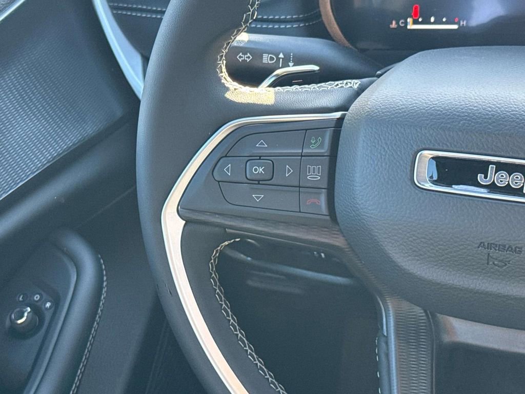 New 2025 Jeep Grand Cherokee Laredo X RWD image 11