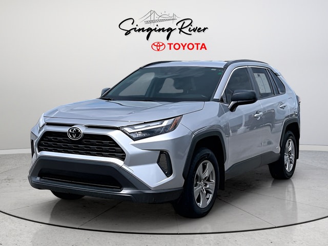 Used 2025 Toyota RAV4 LE AWD/4WD image 3