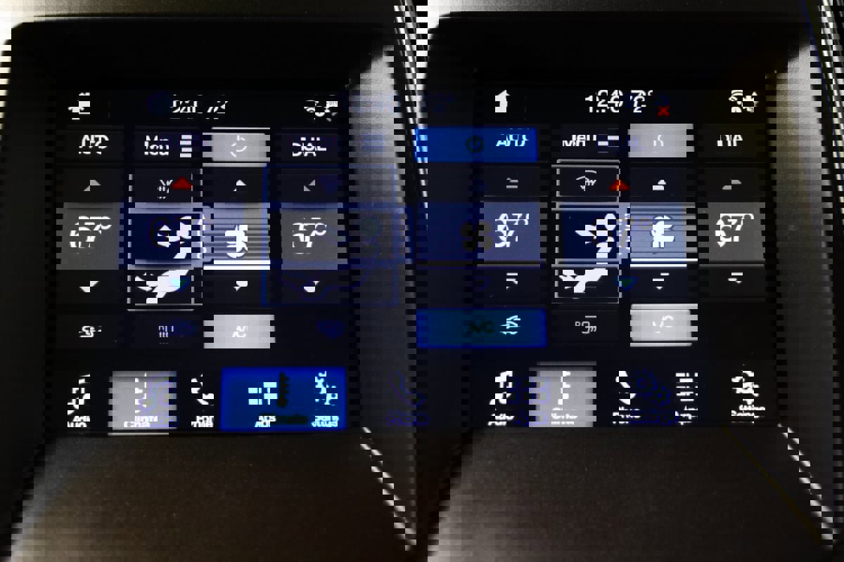 Used 2019 Ford Edge ST w/ Cold Weather Package image 42