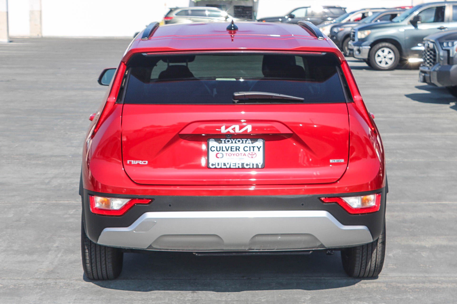 Used 2025 Kia Niro LX FWD image 8