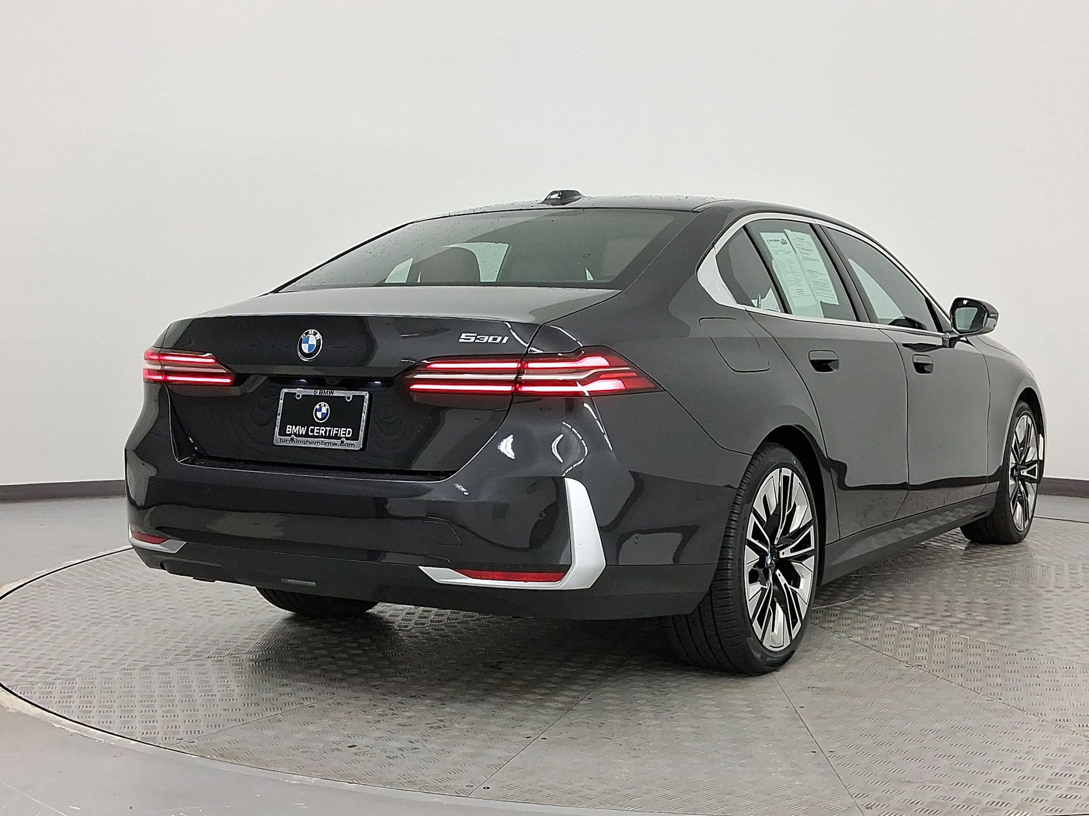 Certified 2025 BMW 530i image 8