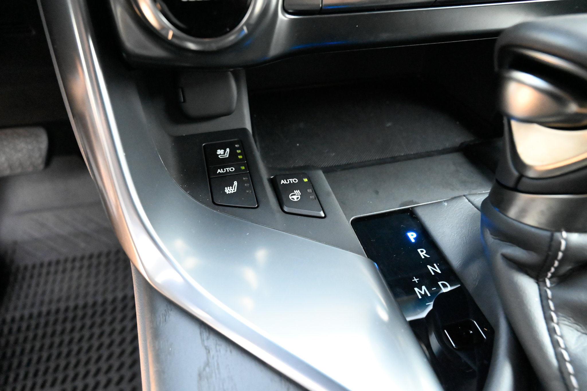 Used 2025 Lexus LX 600 4WD w/ Accessory Package (2T) image 30