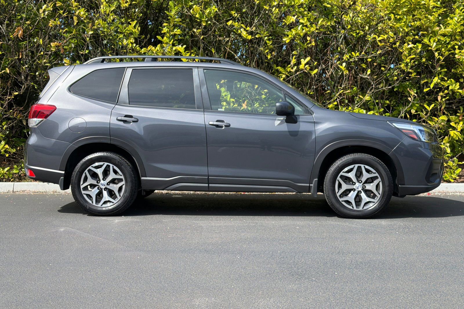 Used 2020 Subaru Forester Premium w/ Popular Package #1 AWD/4WD image 3