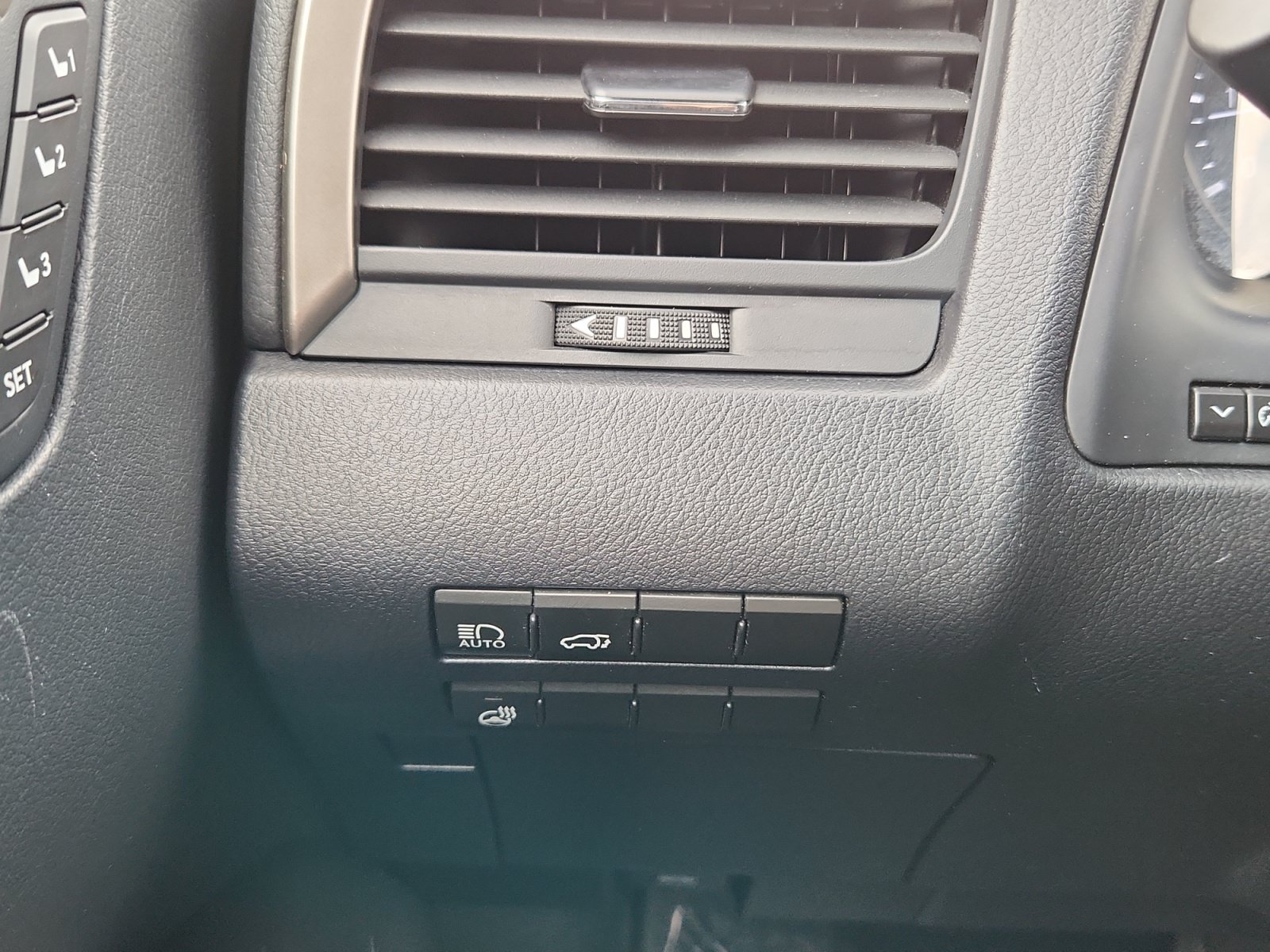 Used 2018 Lexus RX 350L AWD image 25