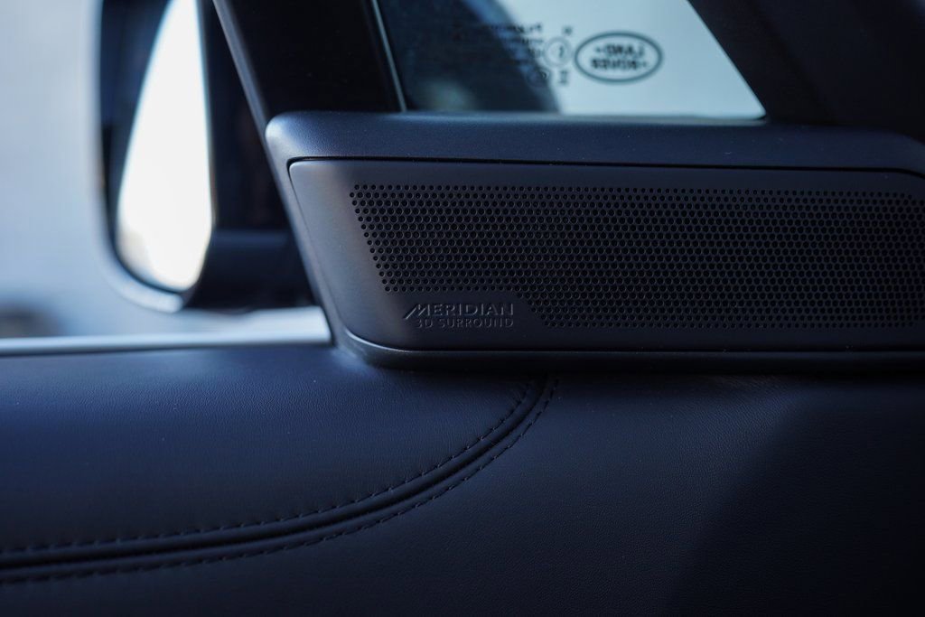 Used 2022 Land Rover Range Rover SE image 38