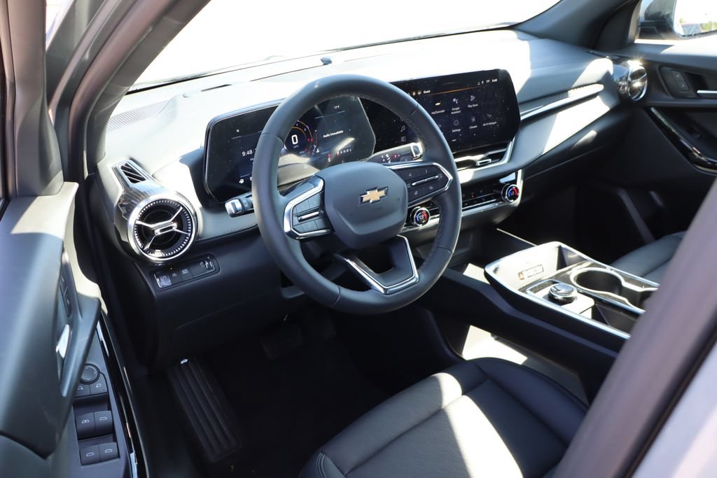 New 2026 Chevrolet Equinox LT w/ Convenience Package II FWD image 13