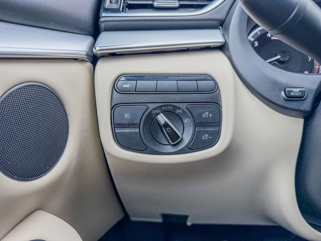 Used 2019 INFINITI QX50 Luxe FWD image 22