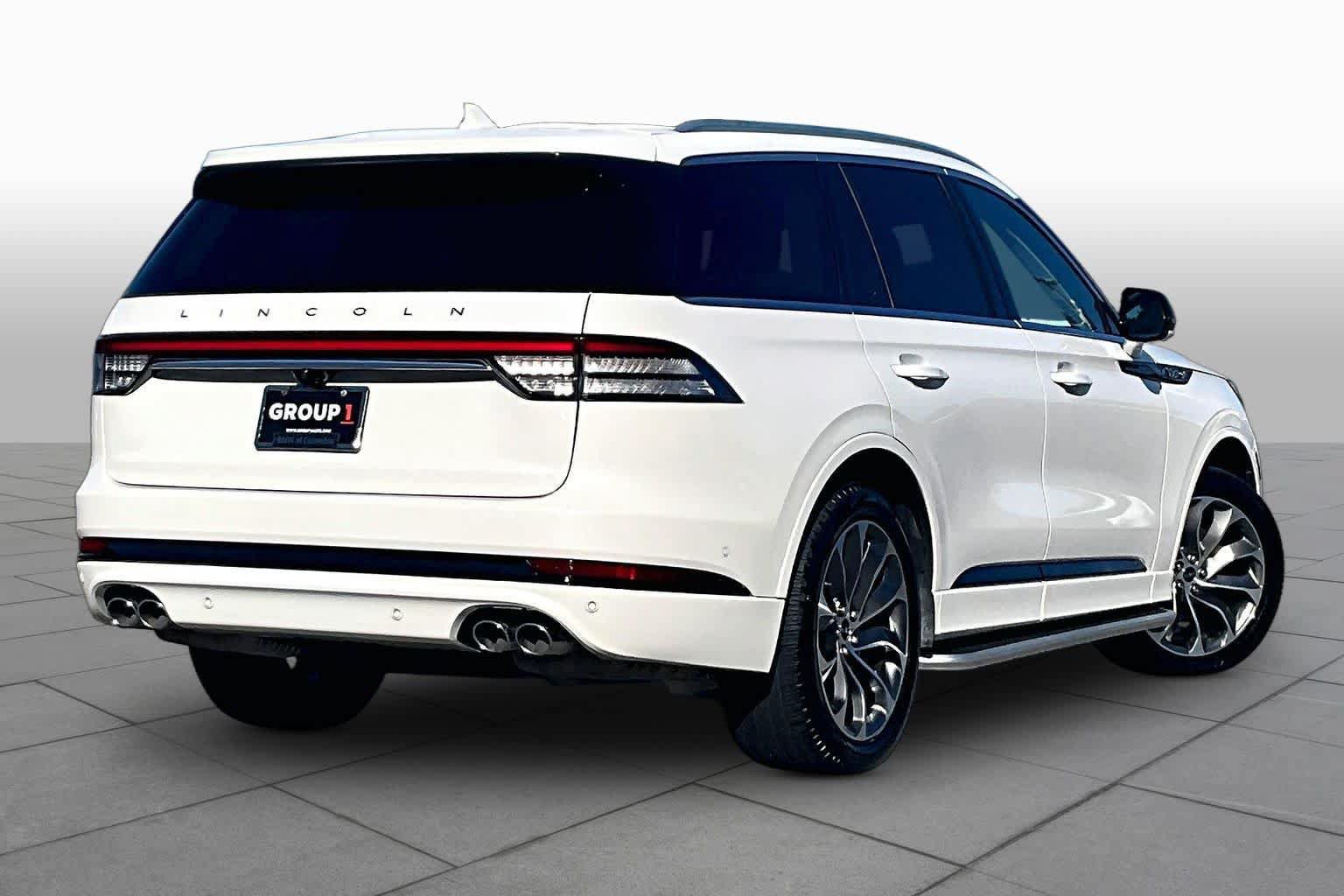 Used 2023 Lincoln Aviator Grand Touring w/ Equipment Group 301A AWD/4WD image 12