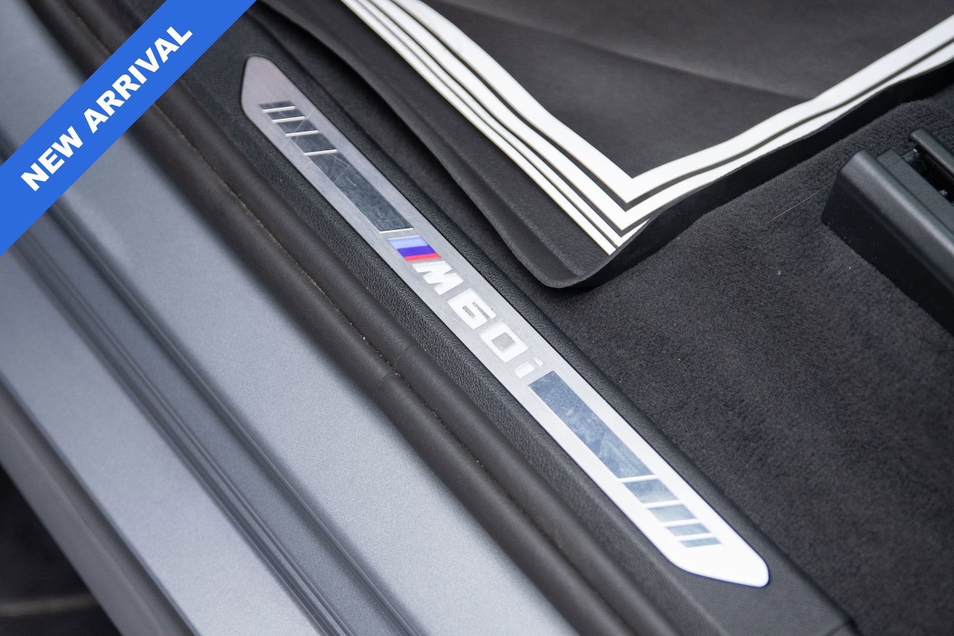 Used 2025 BMW X7 M60i w/ Executive Package image 16