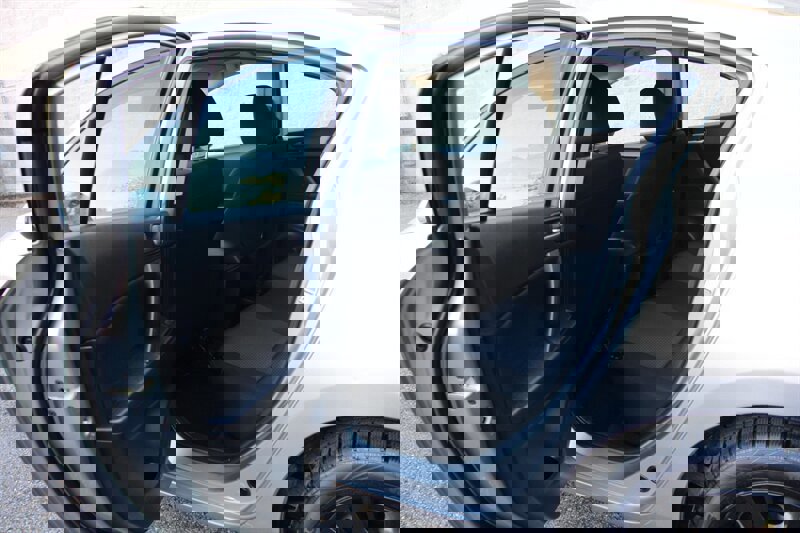 Used 2013 MAZDA MAZDA3 i SV w/ Convenience Pkg image 14