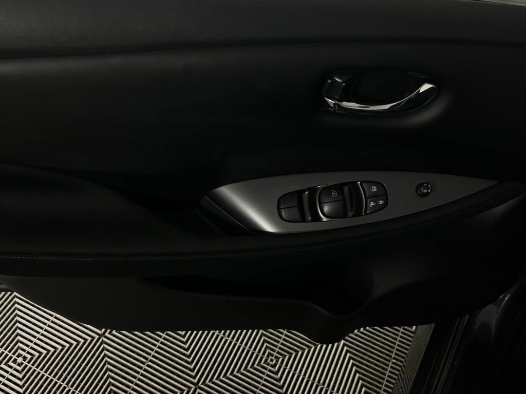 Used 2024 Nissan Leaf S image 22