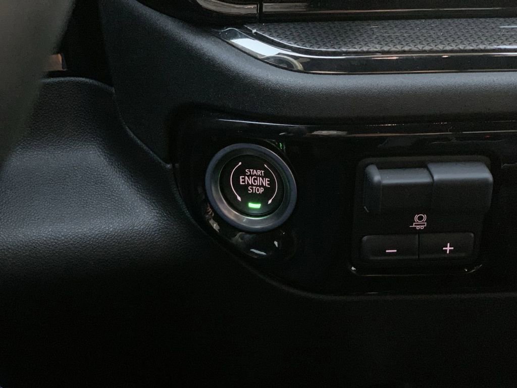 Used 2025 Chevrolet Silverado 1500 ZR2 image 15