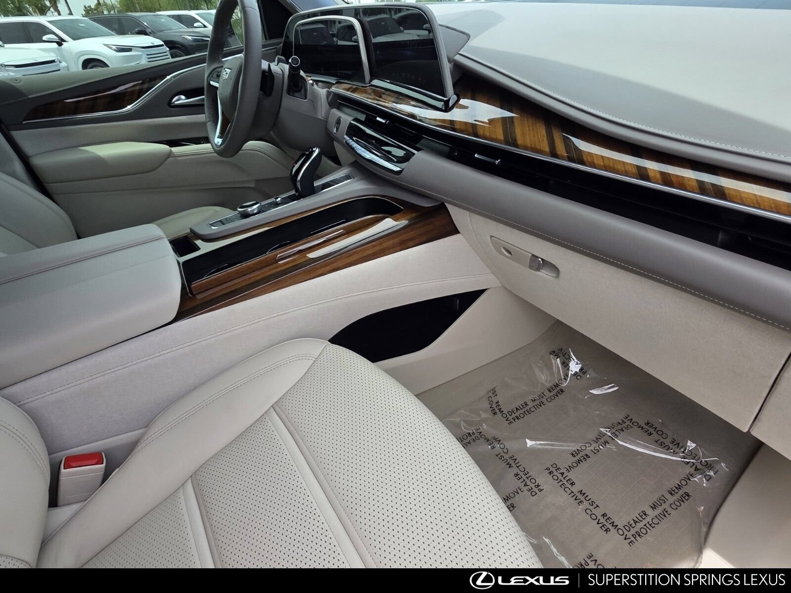 Used 2024 Cadillac Escalade Premium Luxury Platinum w/ Heavy-Duty Trailer Package AWD/4WD image 30