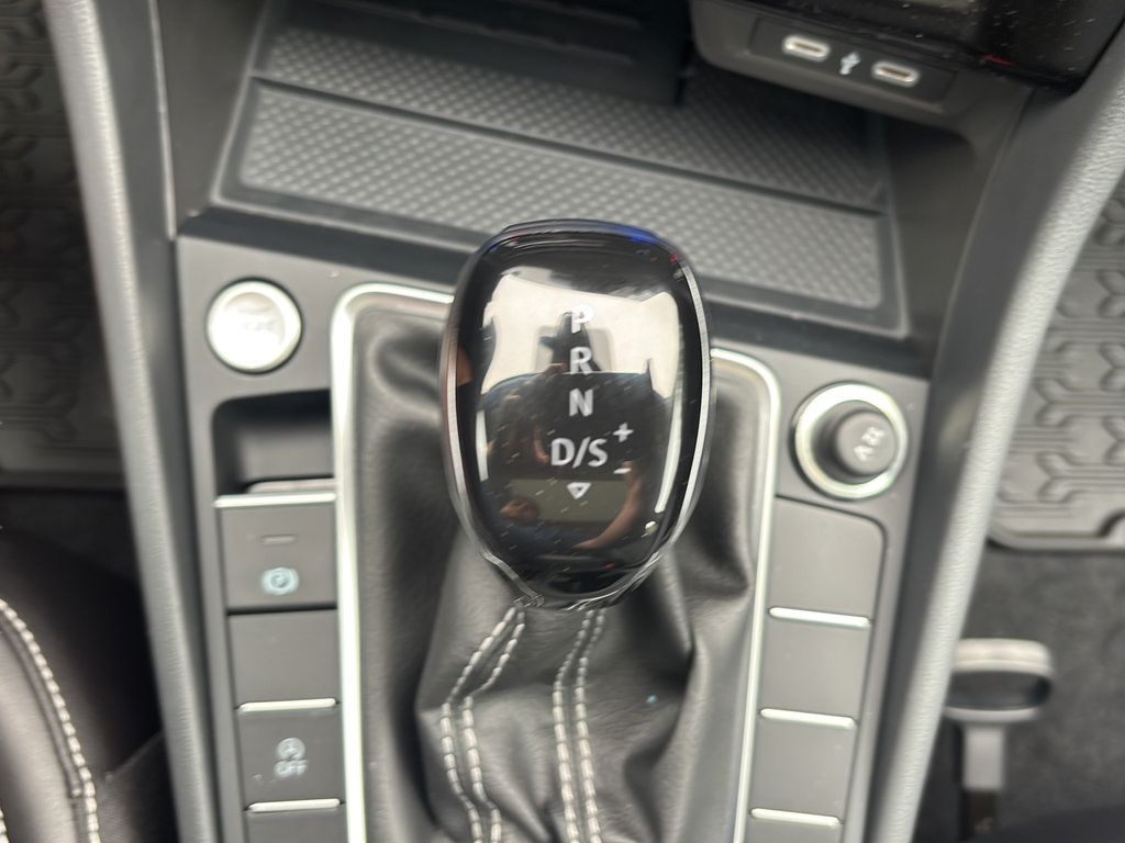New 2026 Volkswagen Jetta SE FWD image 27