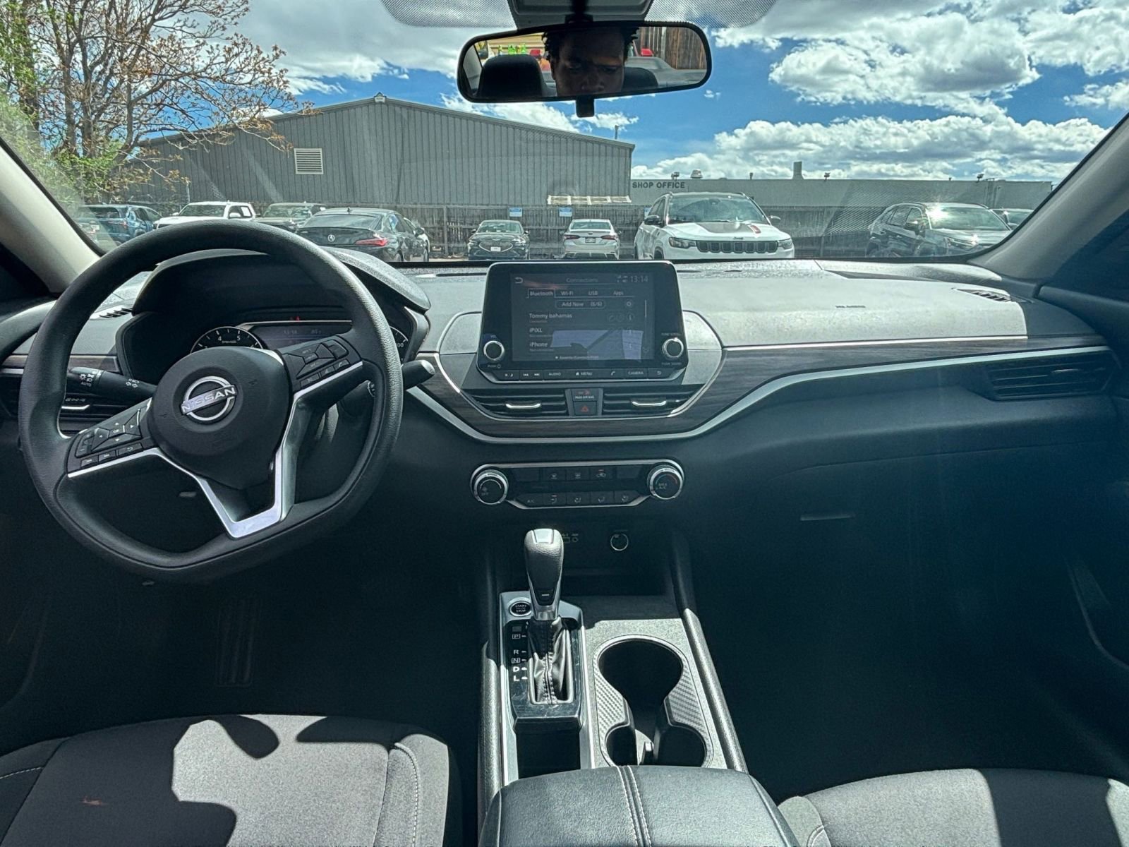 Used 2025 Nissan Altima 2.5 SV image 31